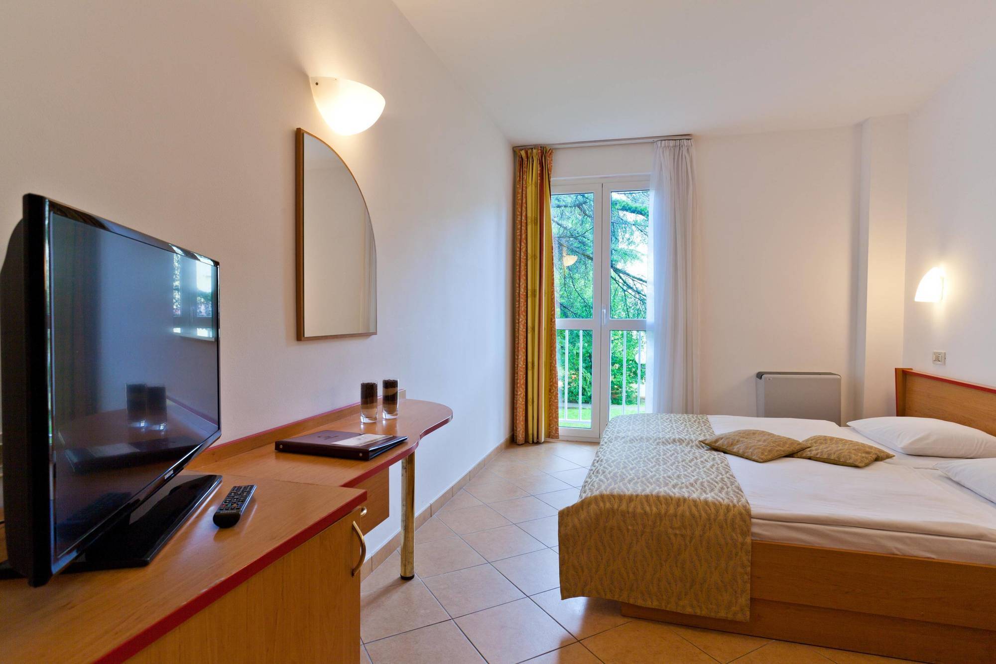 Villa Lovorka - Hotel Resort Drazica Krk Town Exterior photo